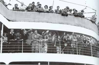 Immigrants lining the rails of the  Castel Felice at Fremantle 1947