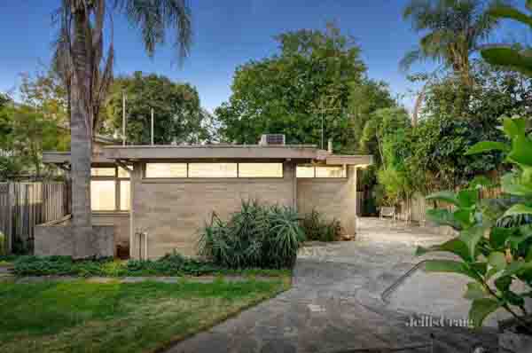 Withers house 32 Corby Street, Balwyn North, Vic 3104, designed by Alistair Knox