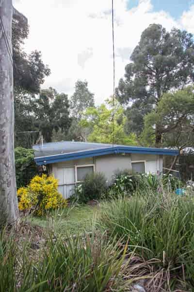Bruns house, 59 Lisbeth Ave, Donvale. VIC 3111. Part of the Hillcrest Estate designed and built built circa 1958 by Alistair Knox job number Dome-41