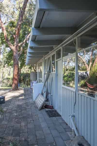 Saywer House, 95 Lisbeth Ave, Donvale. VIC 3111. House designed by Alistair Knox as part of the Hillcrest Estate, job number D35, built circa 1958