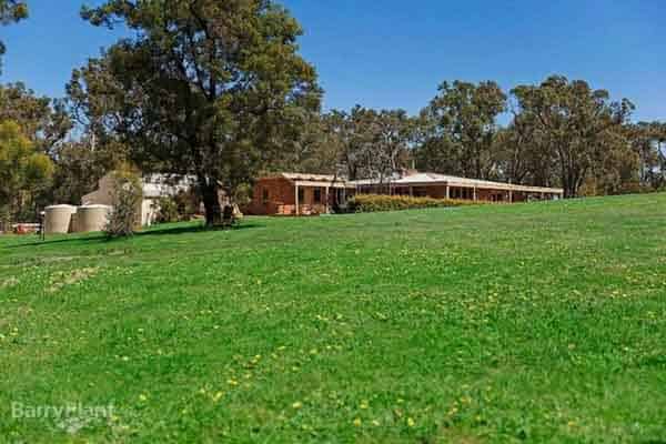 Laurenson House, 82-86 Baker Road, Harkaway, Vic 3806. House designed by Alistair Knox, job number 501 plan dated 1968