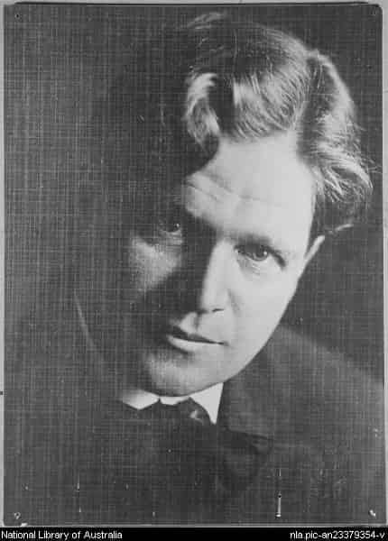 Walter Burley Griffin (1876-1937), by unknown photographer. <a href="http://nla.gov.au/nla.pic-an23379354" target="_blank">National Library of Australia</a>, nla.pic-an23379354
