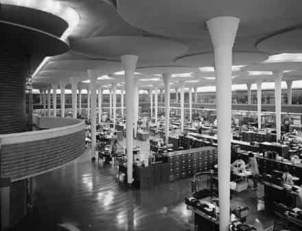 An open office area in Wright's Johnson Wax headquarters complex, Racine, Wisconsin (1939)
